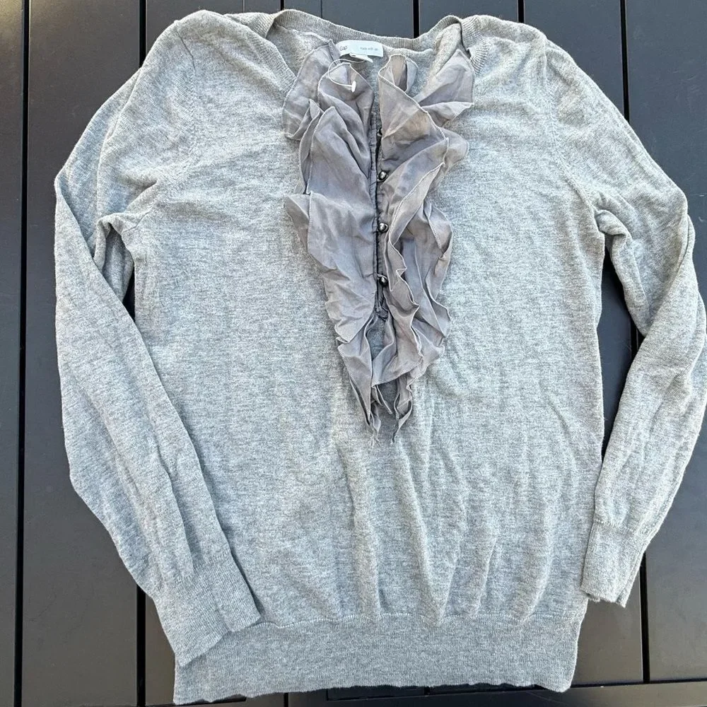 GAP Silk Blend Ruffle Front Sweater Gray Lightweight Pullover Women’s size large